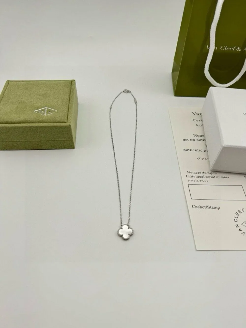 🤨Van Cleef & Arpels🤨 Clover necklace